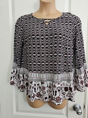 CJ Banks Sz X  Black and Pink Floral-Print Peasant Blouse